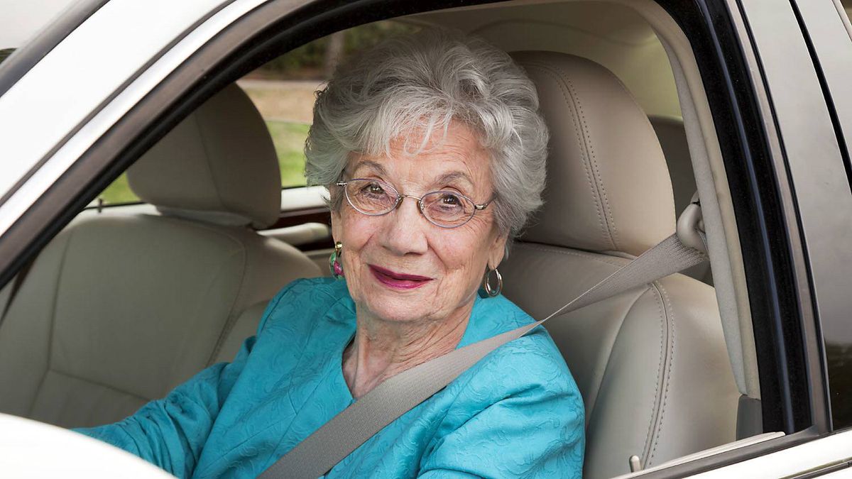 Ο νέος ΚΟΚ δεν προβλέπει τίποτα για όσους κινούνται με 30 χλμ. την ώρα στο αριστερό ρεύμα κυκλοφορίας