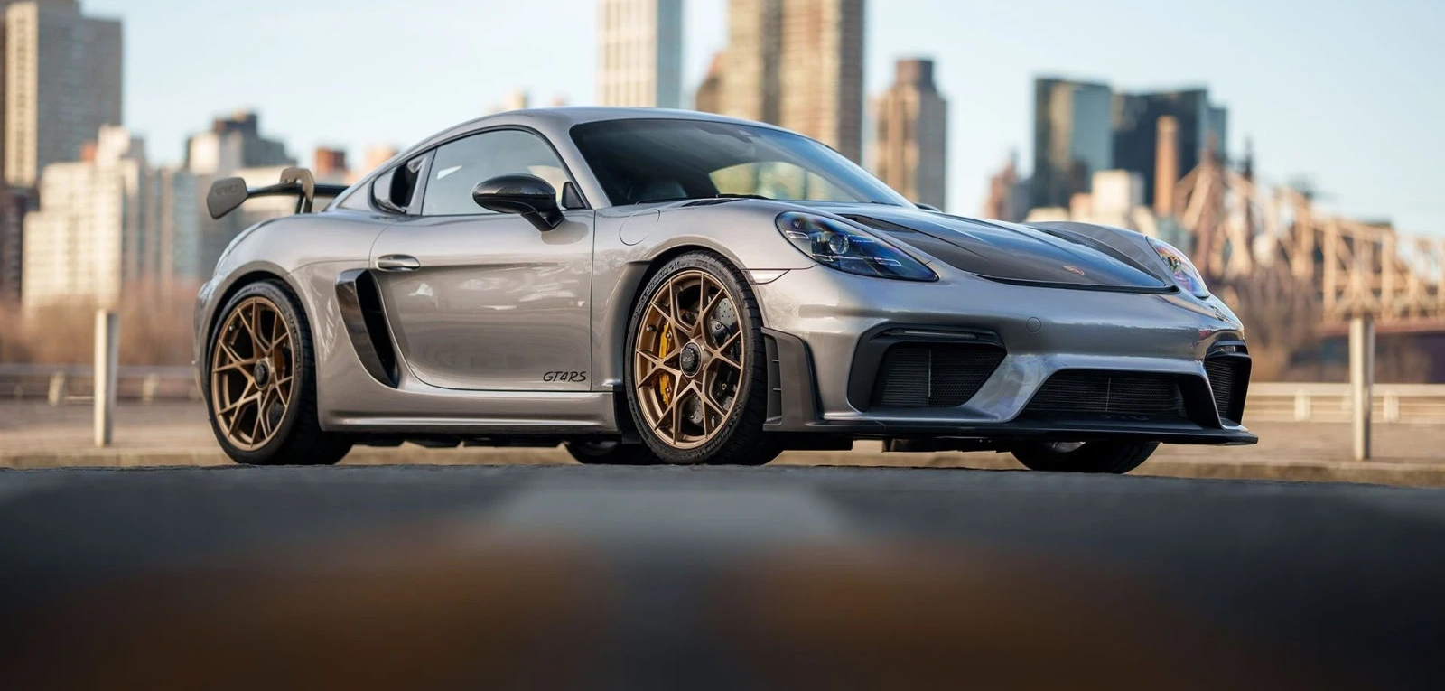 Porsche: 718 Boxster και Cayman «μένουν» με βενζίνη – Ανατροπή στην ηλεκτροκίνηση