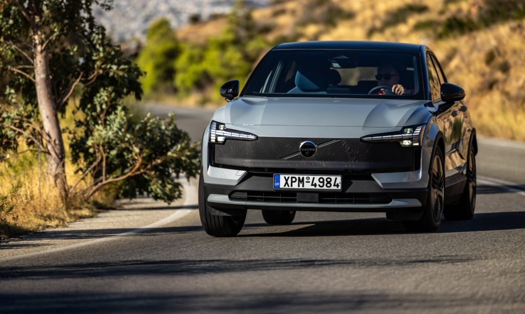 Δοκιμάζουμε το νέο Volvo EX30 Cross Country