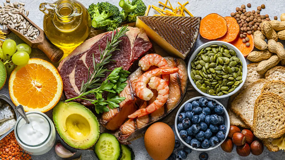 Γαστρεντερολόγος αποκαλύπτει: Αυτές είναι οι καλύτερες τροφές για την υγεία του εντέρου