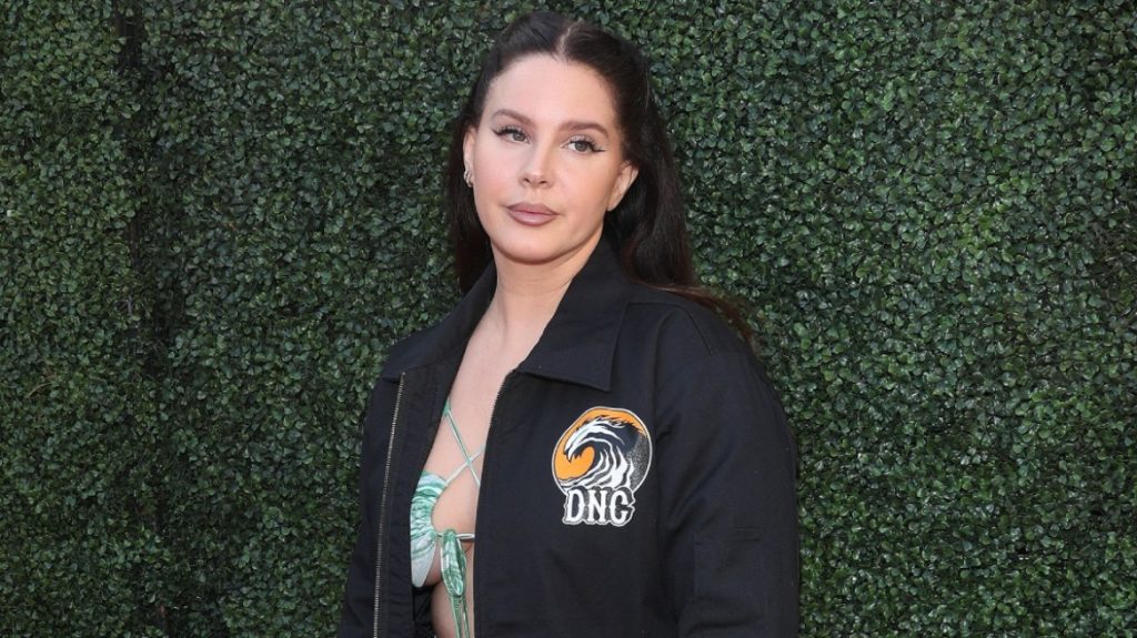 Η Λάνα Ντελ Ρέι βάζει τέλος στις φήμες: «Δεν έχω κάνει πλαστική στη μύτη μου – Ούτε αναισθησία»