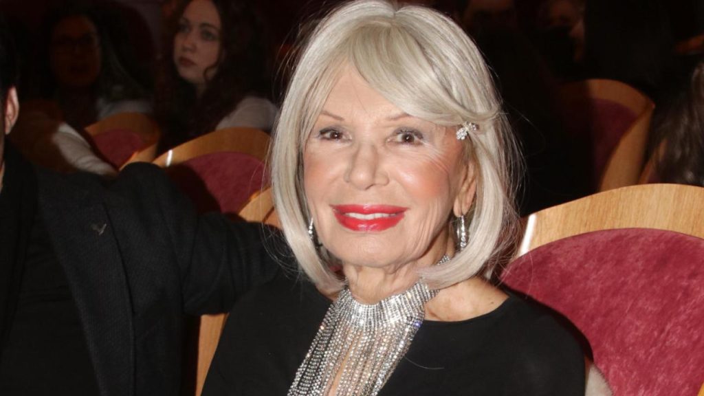 Ρ.Διαλυνά: Για αυτόν το λόγο διέκοψε τη συνεργασία της με την Αλίκη Βουγιουκλάκη στο θέατρο