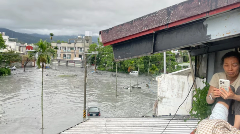 Ο τυφώνας Ραγκάσα «σάρωσε» την Ταϊβάν: Τουλάχιστον 14 νεκροί και 30 αγνοούμενοι (βίντεο)