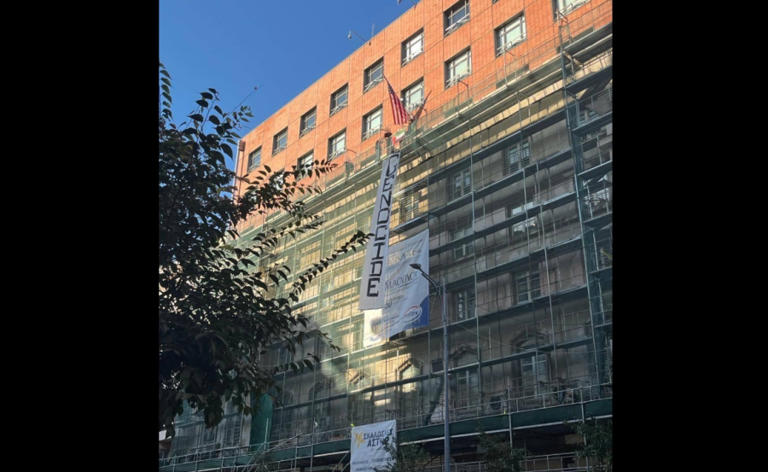 Θεσσαλονίκη: Ελεύθεροι αφέθηκαν οι έξι που ανήρτησαν πανό στο προξενείο των ΗΠΑ