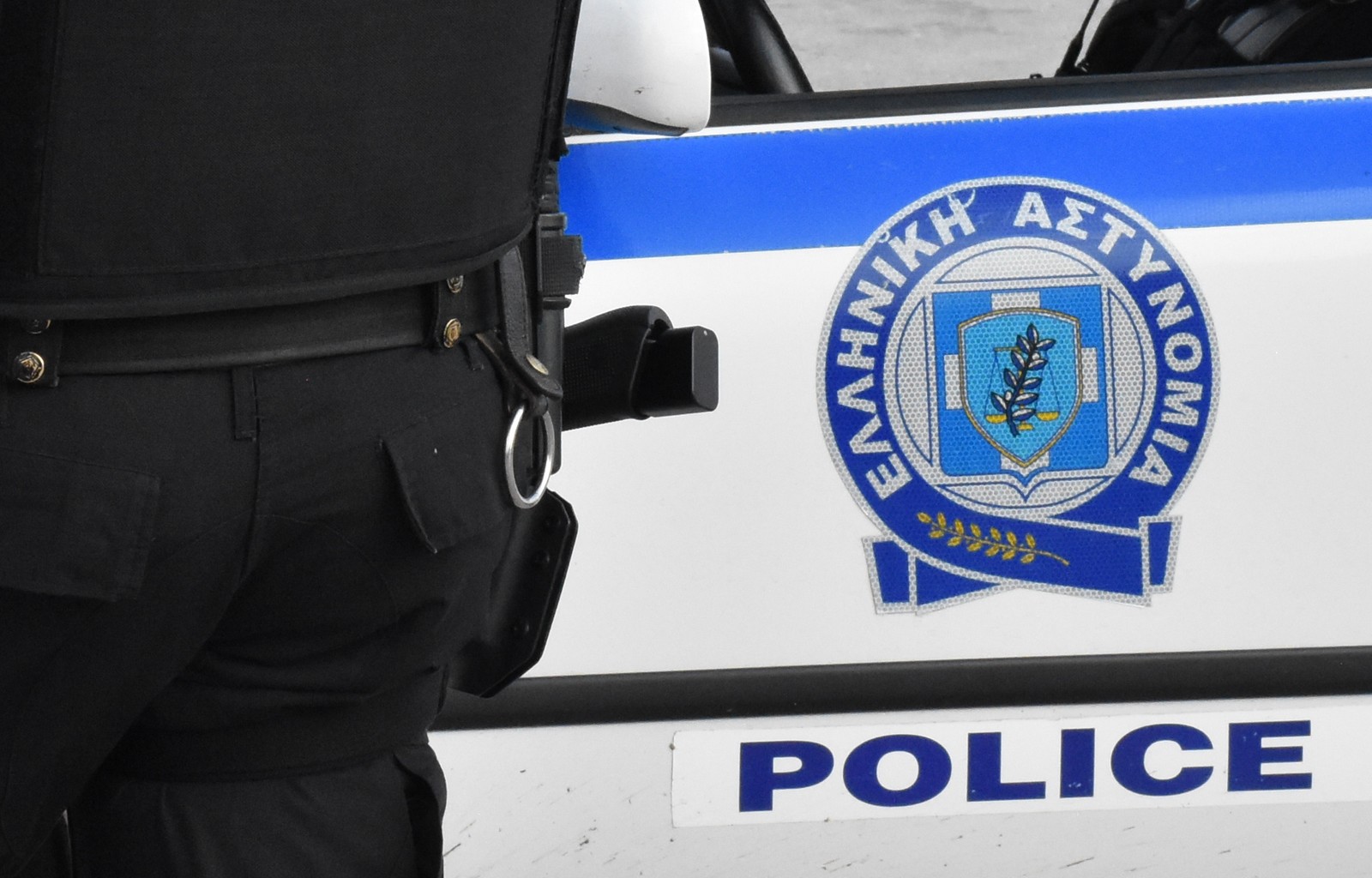 Αττική: Ανθρώπινο έμβρυο μέσα σε γυάλινο μπουκάλι εντόπισαν οι Αρχές σε διαμέρισμα συνταξιούχου