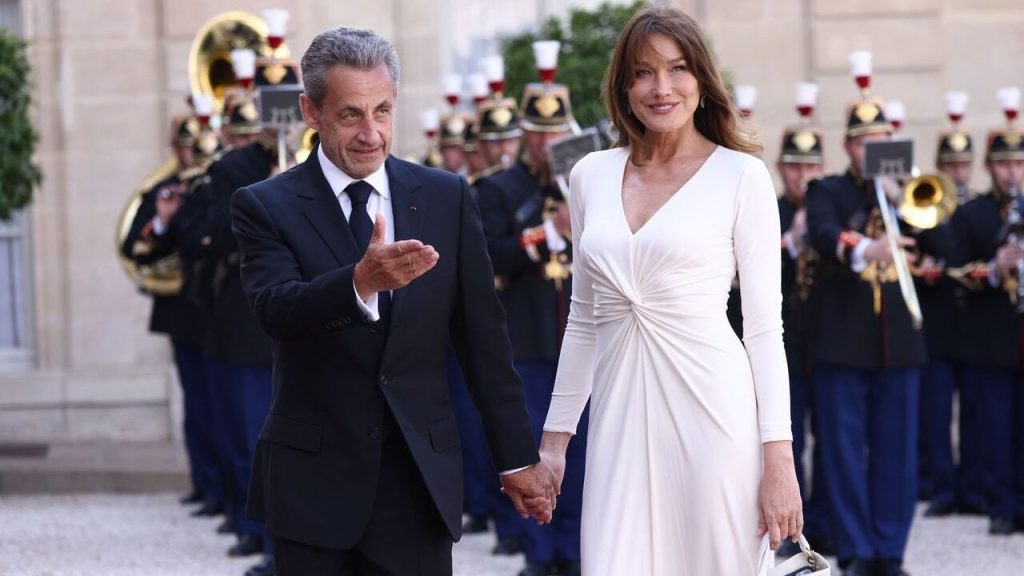 Κάρλα Μπρούνι: «Η αγάπη είναι η απάντηση» – Η πρώτη ανάρτηση μετά τη σύλληψη του Νικολά Σαρκοζί