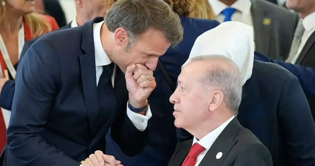 Ρ.Τ.Ερντογάν προς Ε.Μακρόν: «Βλέπω πως υπάρχουν στιγμές που είσαι καλά τελικά»