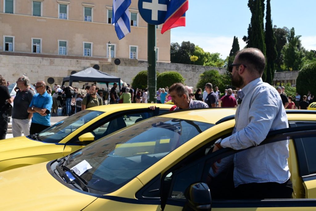 Οι ταξιτζήδες δίπλα στον Πάνο Ρούτσι – «Σήμερα αφήνουμε πίσω τα δικά μας προβλήματα»