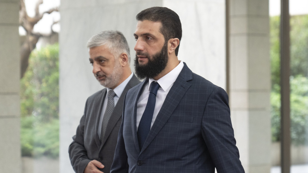 Η μεταμόρφωση του Αχμέντ αλ Σαράα: Από ισλαμιστή τρομοκράτη οι Δυτικοί τον έκαναν ηγέτη της Συρίας