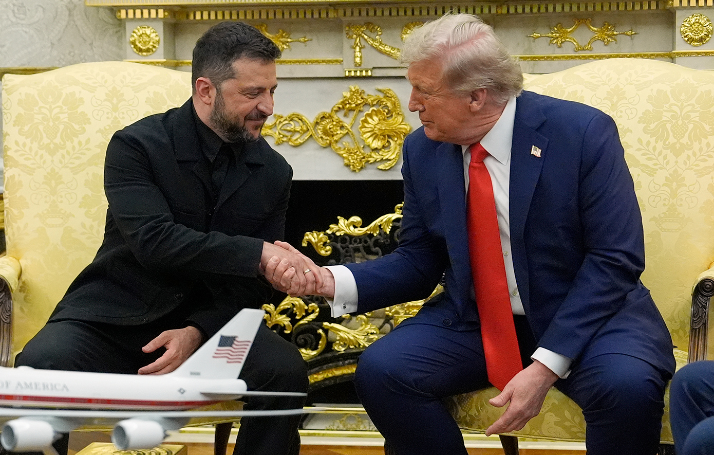 Ν.Τραμπ: «Aνοικτός» στο ενδεχόμενο άρσης των περιορισμών χρήσης πυραύλων μεγάλου βεληνεκούς από την Ουκρανία