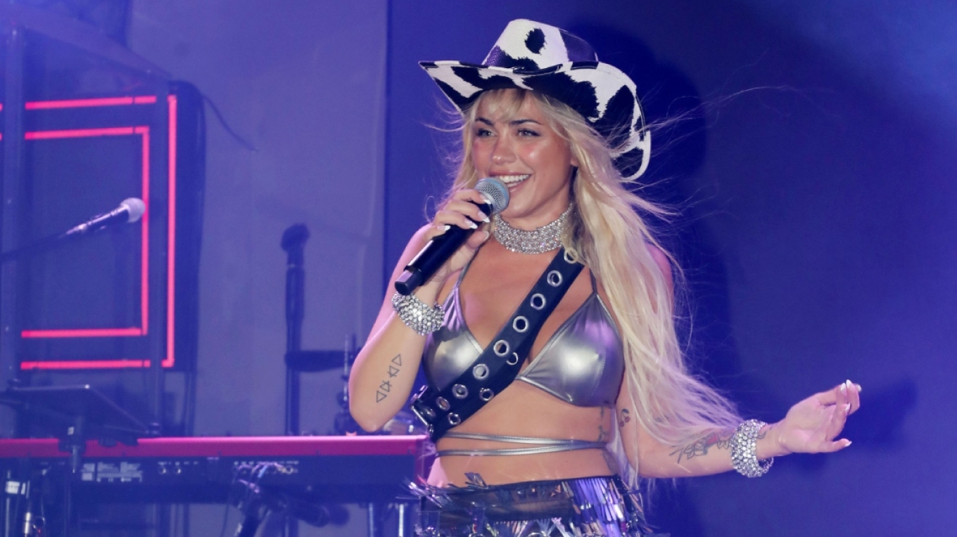 Νέο look για την Κόνι Μεταξά – Την αποθέωσαν οι ακόλουθοί της στο TikTok (βίντεο)