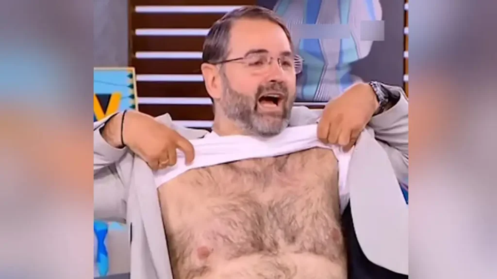 Αναγούλα από Μπαλάσκα! – Μας υποβάλει σε οπτικά βασανιστήρια δείχνοντας το γεμάτο τρίχες στήθος του (βίντεο)