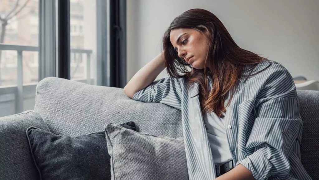 Νέα μελέτη: Οι γυναίκες έχουν υψηλότερο κίνδυνο εμφάνισης δύο ψυχικών προβλημάτων τις εβδομάδες μετά τον τοκετό