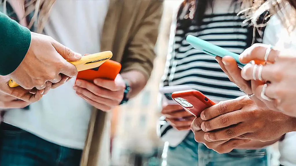 «Έρχεται» απαγόρευση στην πρόσβαση στα μέσα κοινωνικής δικτύωσης για ανηλίκους κάτω των 15 ετών από τον Οκτώβριο