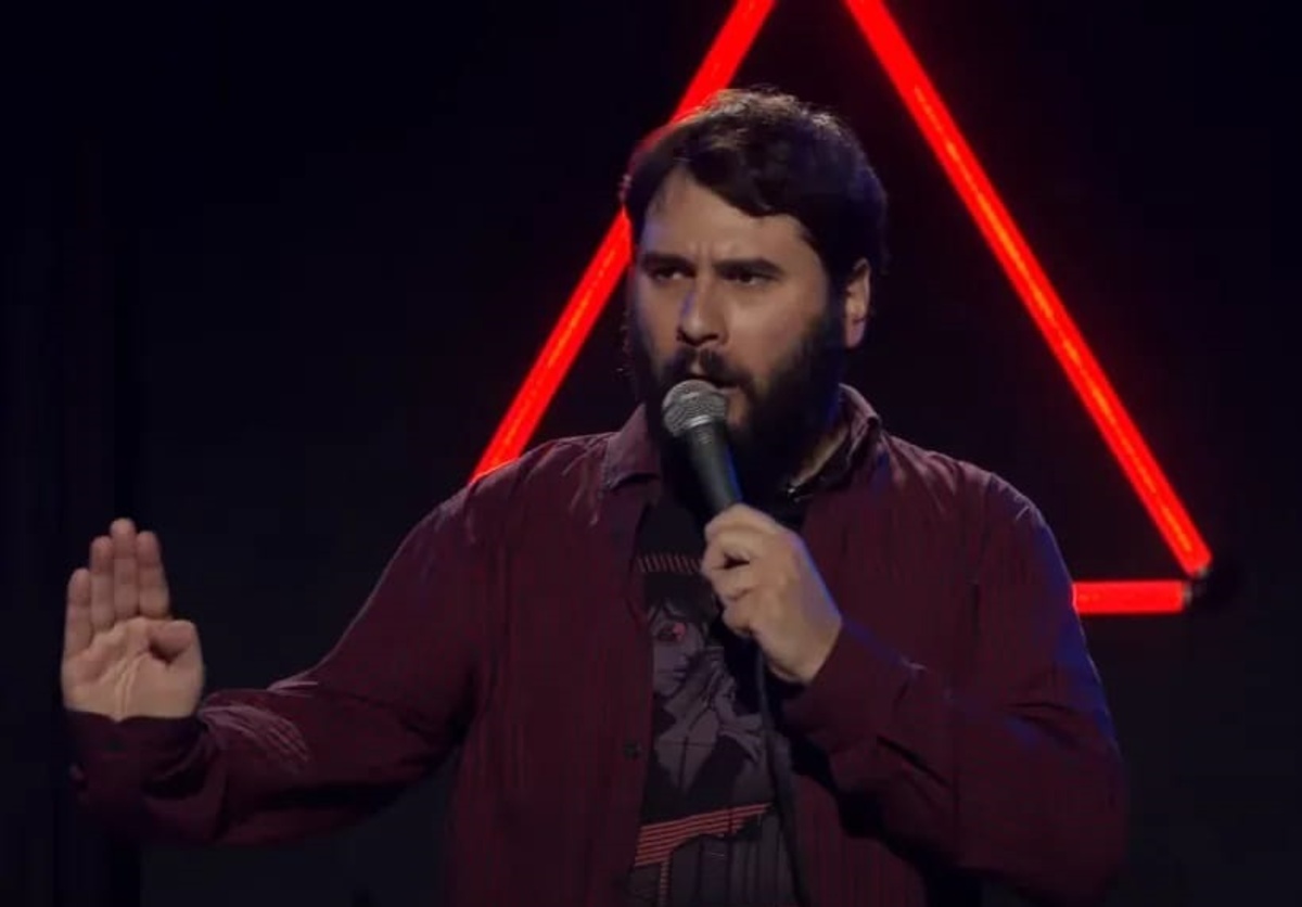 Πάρις Ρούπος μετά τα «αστεία» για την σημαία: «Αυτές τις μέρες θα προτιμούσα να είμαι οτιδήποτε εκτός από Έλληνας»