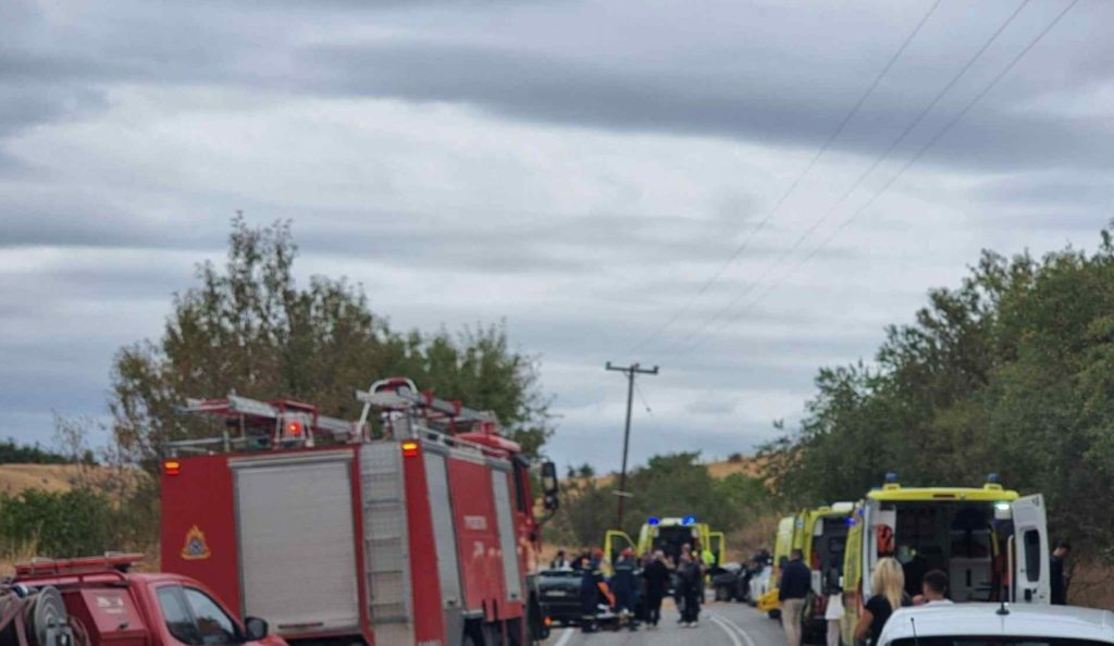 Σοβαρό τροχαίο στον Λαγκαδά: Στο νοσοκομείο τέσσερα άτομα μετά από μετωπική σύγκρουση δύο αυτοκινήτων