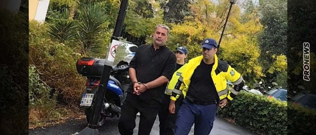 Με χειροπέδες ο Β.Μπισμπίκης στην Ευελπίδων: Απολογείται για την καταστροφή των 10 οχημάτων στην Φιλοθέη (φωτό)