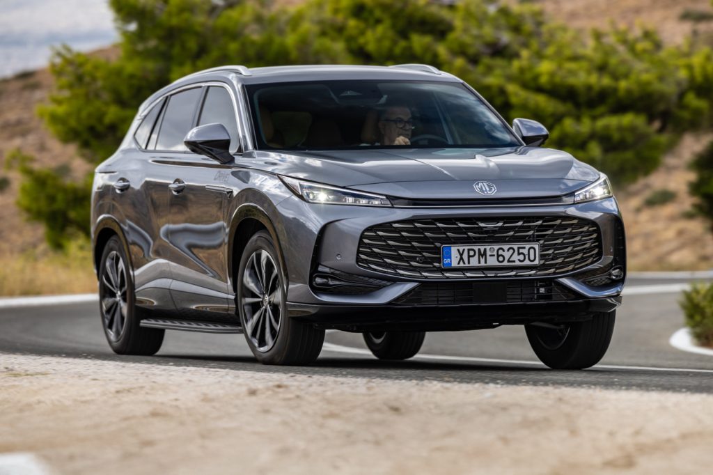 Δοκιμάζουμε το νέο MG HS PHEV⁺