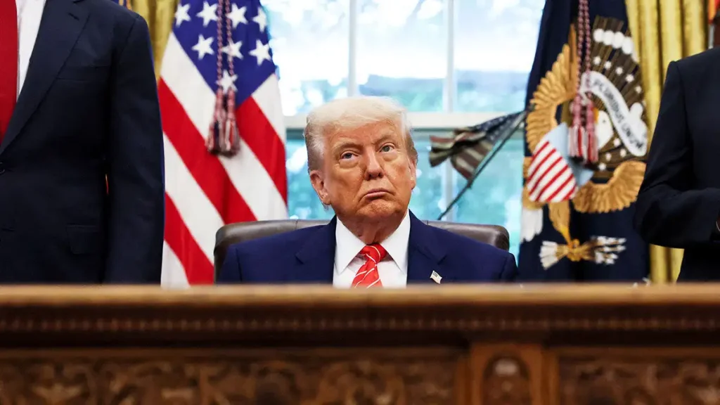 Τα χρυσά στολίδια του Οβάλ Γραφείου: «Χρυσό 24 καρατιών» ή «διακοσμητικά των 30 δολαρίων»