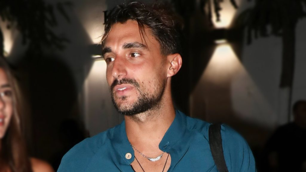 Σάκης Κατσούλης για την βαρηκοΐα του: «Επηρεάστηκα ψυχολογικά – Δεν είμαι εντελώς καλά, αλλά το ελέγχω» (βίντεο)