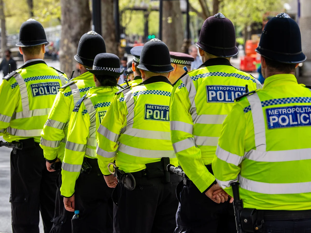 Ο Κ.Στάρμερ μιλά για ελευθερία της έκφρασης αλλά στέλνει την αστυνομία να συλλάβει έναν πατέρα! (βίντεο)