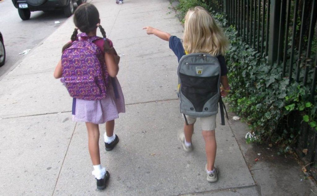 Άγιος Παντελεήμονας: 4χρονη διέφυγε της προσοχής των δασκάλων και βρέθηκε στον δρόμο – Συνελήφθη η νηπιαγωγός