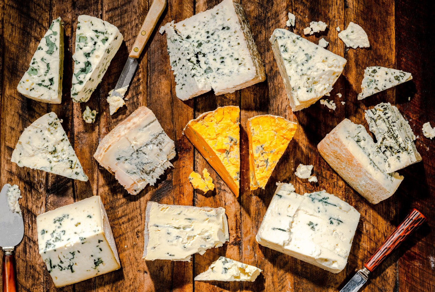 Πότε η μούχλα στο τυρί είναι φυσιολογική και πότε σημάδι αλλοίωσης