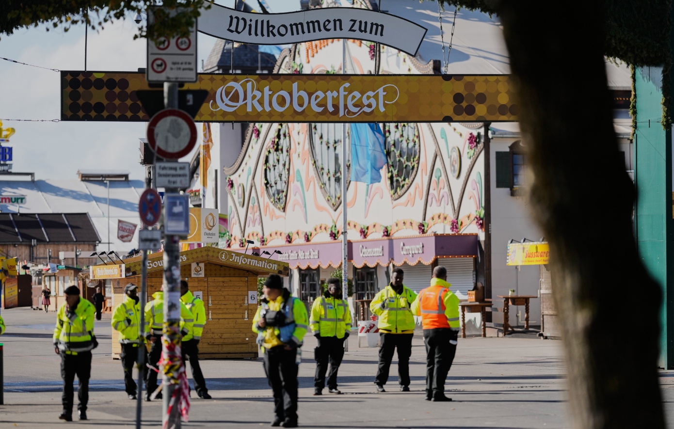 Γερμανία: Aκυρώθηκε το φετινό Oktoberfest στο Μόναχο μετά την έκρηξη βόμβας