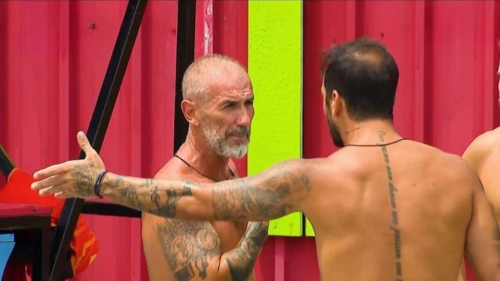 Exathlon: Επεισόδιο ανάμεσα στον Άρη Σοϊλέδη και τον Τάκη Καραγκούνια – «Παίζω και μιλάς ρε καραγκιόζη;» (βίντεο)