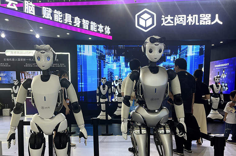 H Kίνα έχει ρομποτοποιήσει πλήρως την παραγωγή της