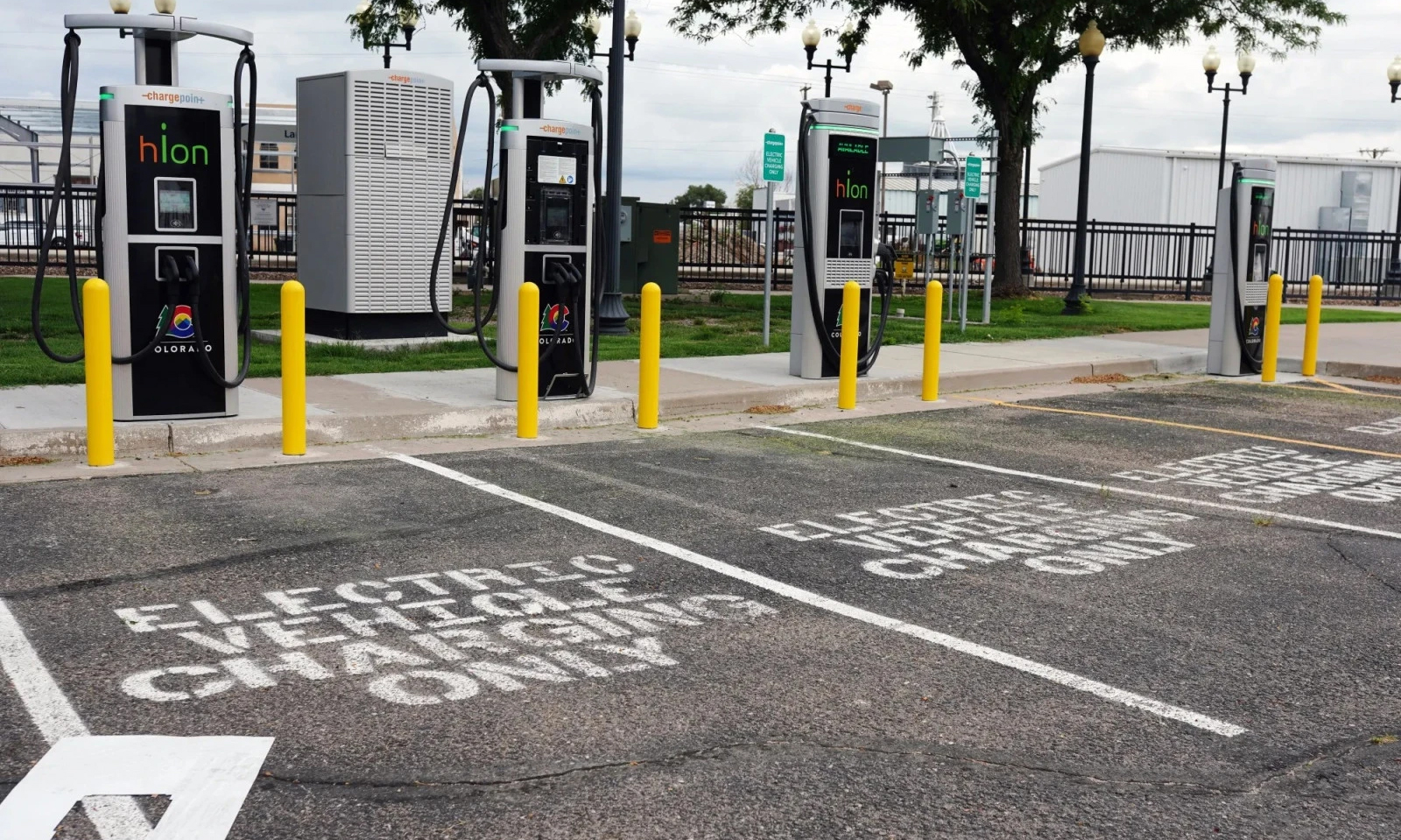 ΗΠΑ: H κατάργηση φορολογικού κινήτρου απειλεί τις πωλήσεις EV