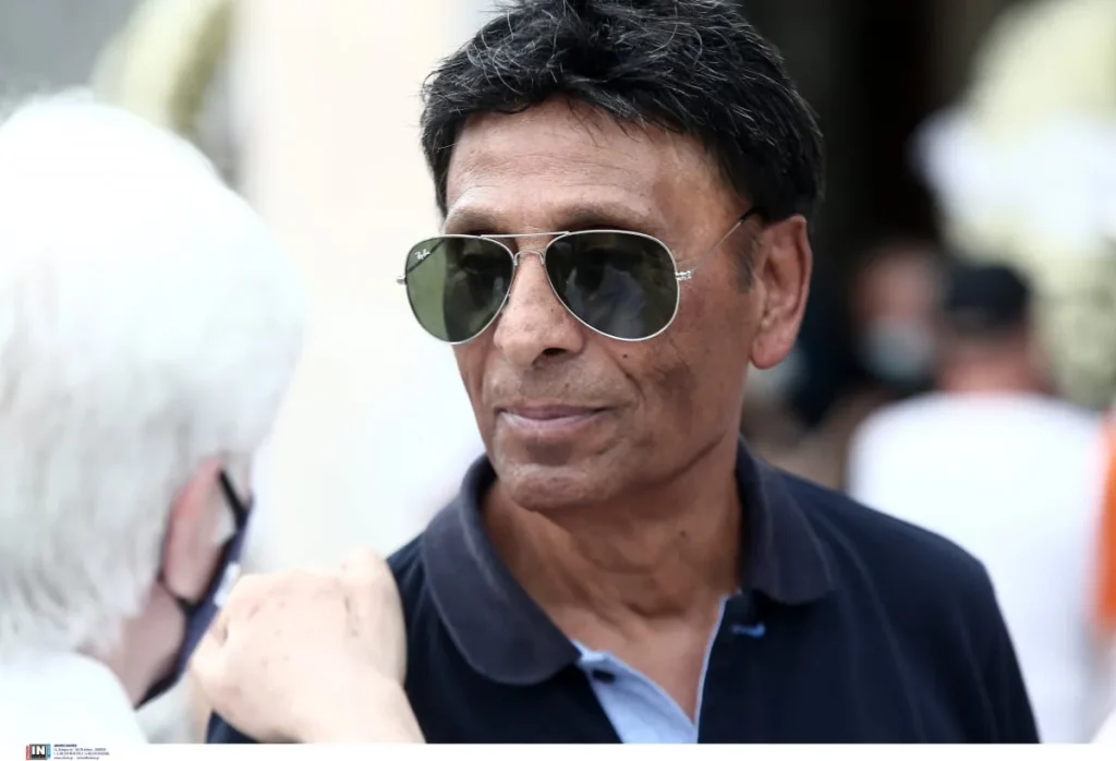 Β.Παϊτέρης: «Σκέφτομαι την υγεία του – Έχει πρόβλημα με την καρδιά του» λέει ο γιος του