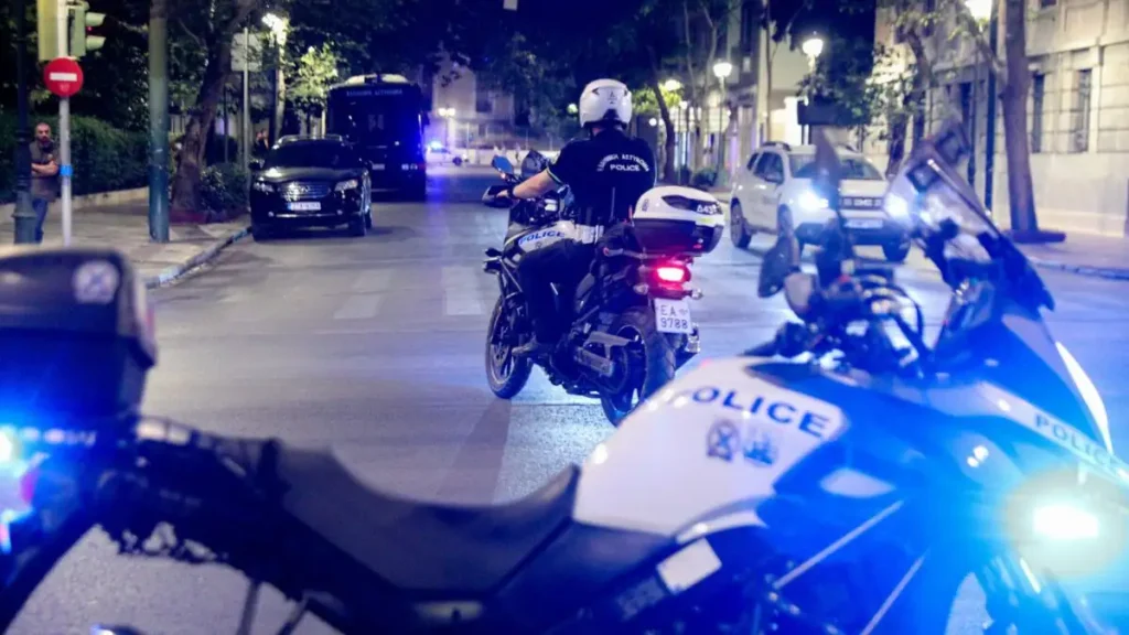 Πυροβολισμοί στην Ομόνοια: Ένας τραυματίας – Άφαντοι οι δράστες