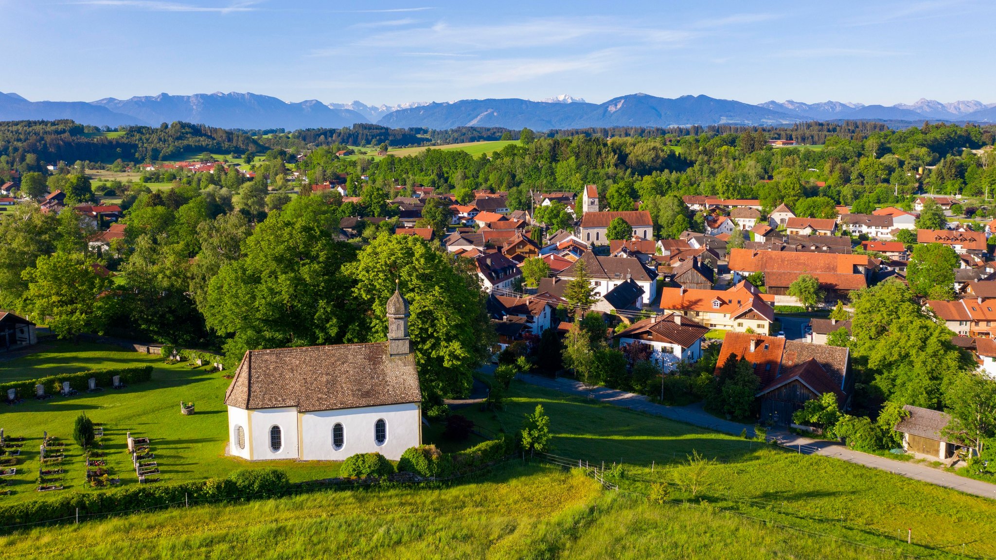 Αυτό είναι το χωριό που ανακηρύχθηκε ως το «πιο όμορφο» στην Ευρώπη: Πού βρίσκεται (φωτο)