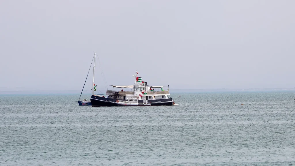 Με ειδική πτήση επιστρέφουν αύριο οι 27 Έλληνες που συμμετείχαν στον στολίσκο για τη Γάζα με εντολή Γ.Γεραπετρίτη