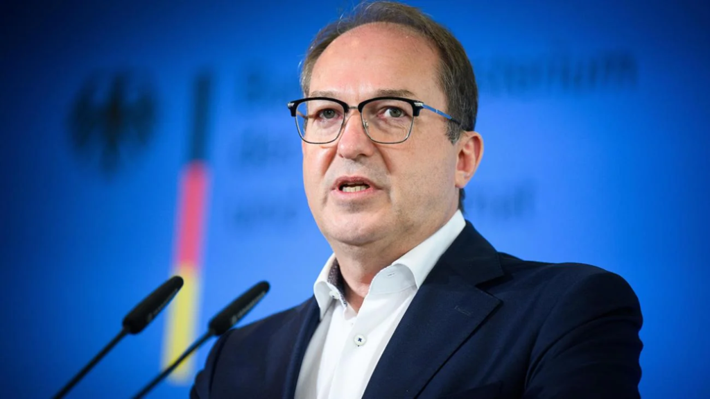 Υπ.Εσωτερικών Γερμανίας Α.Ντόμπριντ: «Θα δημιουργήσουμε τη δική μας μονάδα άμυνας από drones»