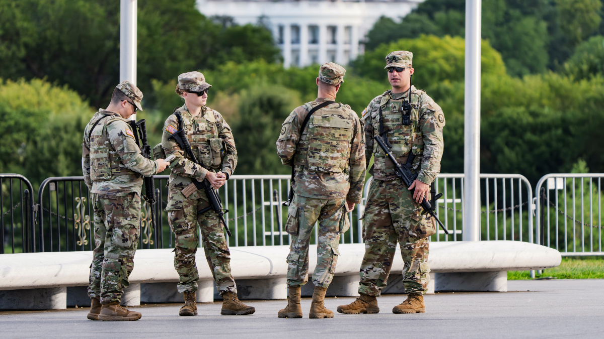 Ο Ν.Τραμπ στέλνει την Εθνοφρουρά στο Σικάγο – Θα αναπτυχθούν εκατοντάδες στρατιώτες