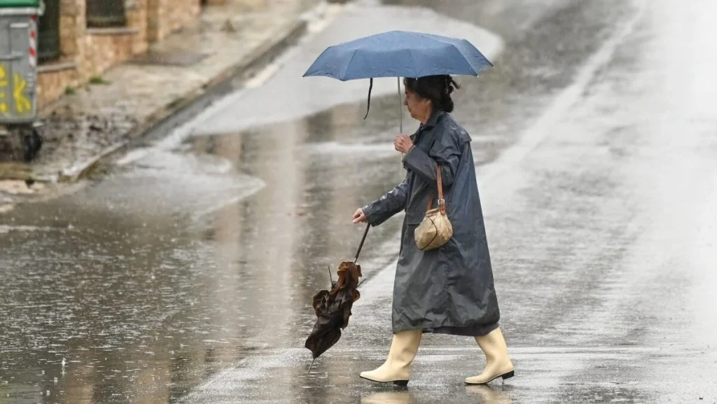 Καιρός: Iσχυρές βροχές και καταιγίδες αύριο στο μεγαλύτερο μέρος της χώρας – Έως 25 βαθμούς Κελσίου η θερμοκρασία