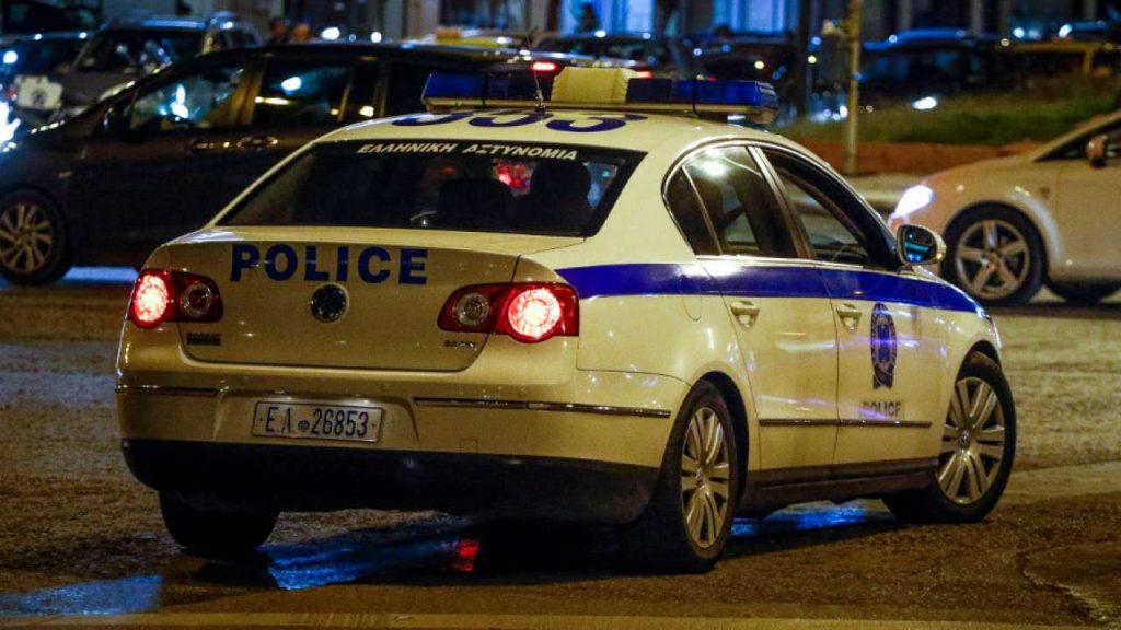 Άγρια συμπλοκή μεταξύ ανήλικων κοριτσιών στη Λαμία: Έσυραν στο πεζοδρόμιο κοπέλα από τα μαλλιά