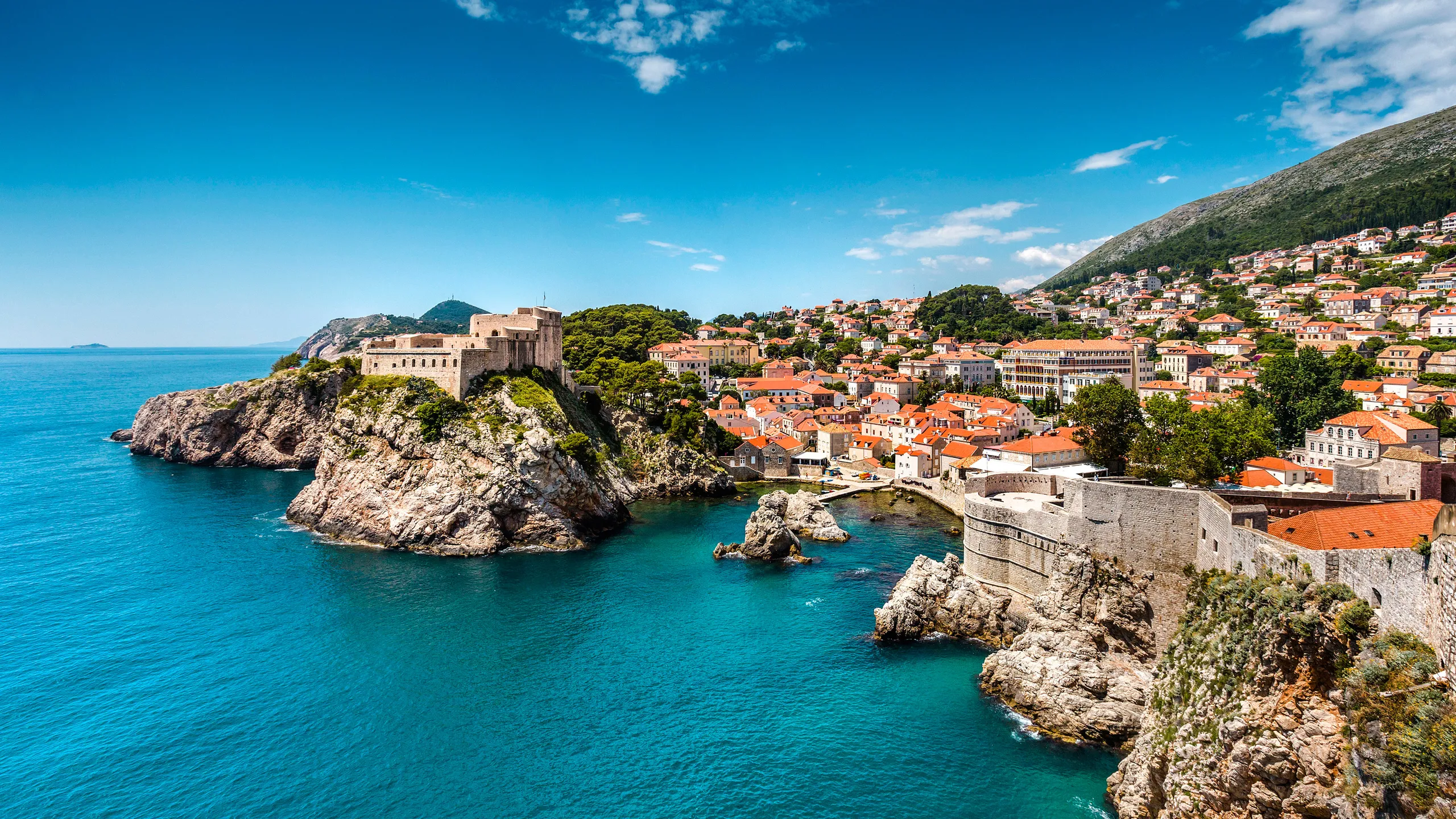 Ντουμπρόβνικ: Το «Μαργαριτάρι της Αδριατικής» πνίγεται από τον υπερτουρισμό – Ποια μέτρα θα λάβουν οι Αρχές