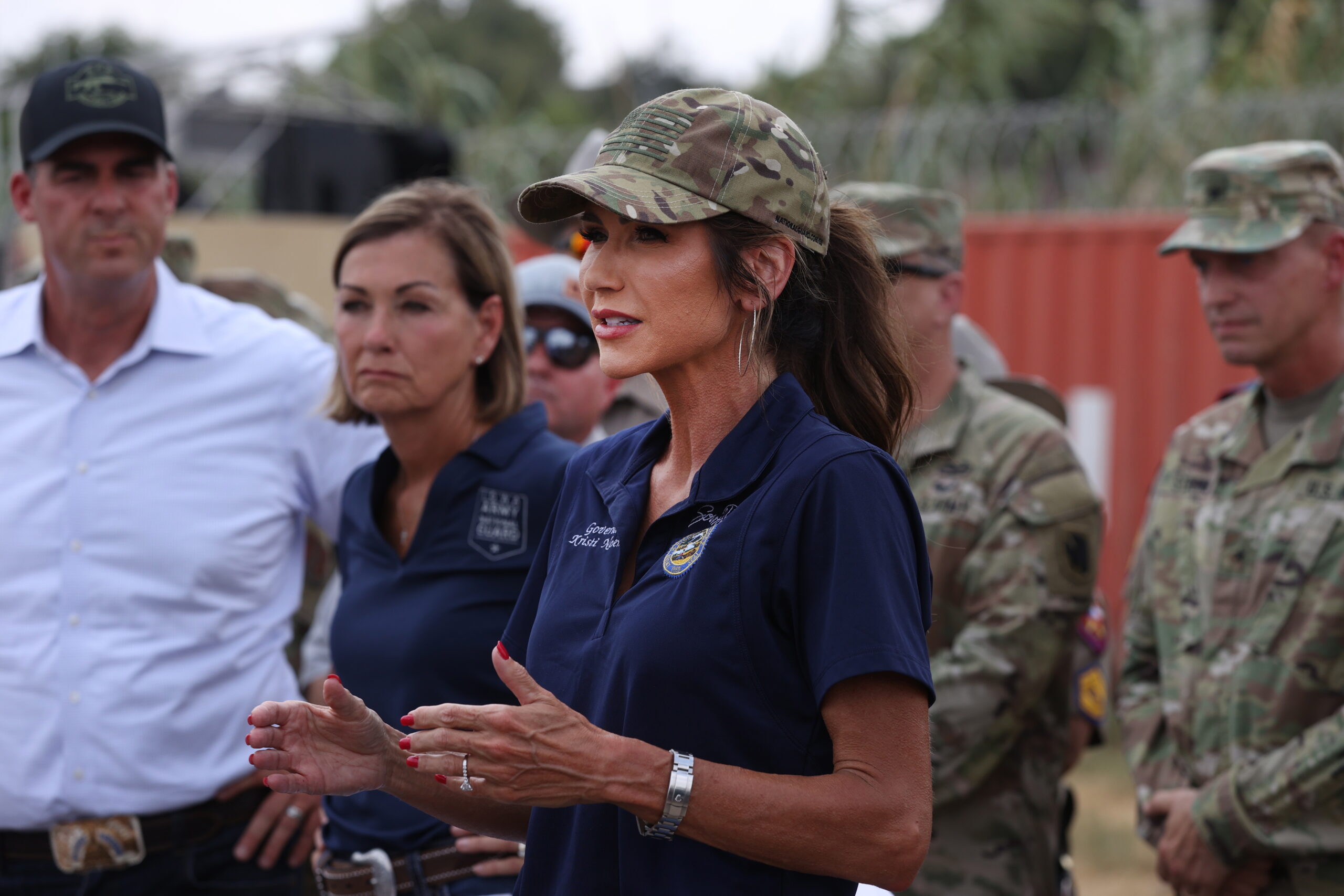 Κρίστι Νοέμ: «Το Σικάγο είναι εμπόλεμη ζώνη» λέει η Αμερικανίδα υπουργός Εσωτερικής Ασφάλειας