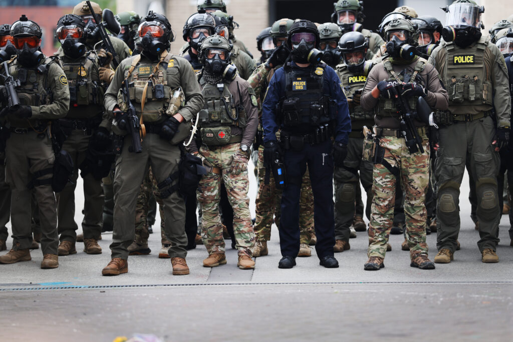 Ο Ν.Τραμπ στέλνει την Εθνοφρουρά της Καλιφόρνια στο Όρεγκον