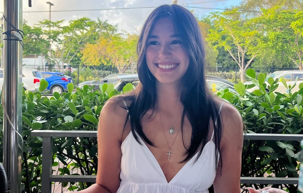 Φρικτός θάνατος για 19χρονη: Παγιδεύτηκε και κάηκε ζωντανή μετά από δυσλειτουργία των θυρών του Tesla Cybertruck