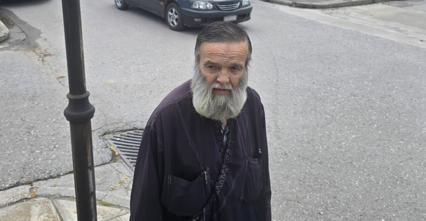 Λάρισα: «Έφυγε» από τη ζωή ο πατέρας Λάμπρος μετά τη δολοφονία της 52χρονης κόρης του από τον εγγονό του