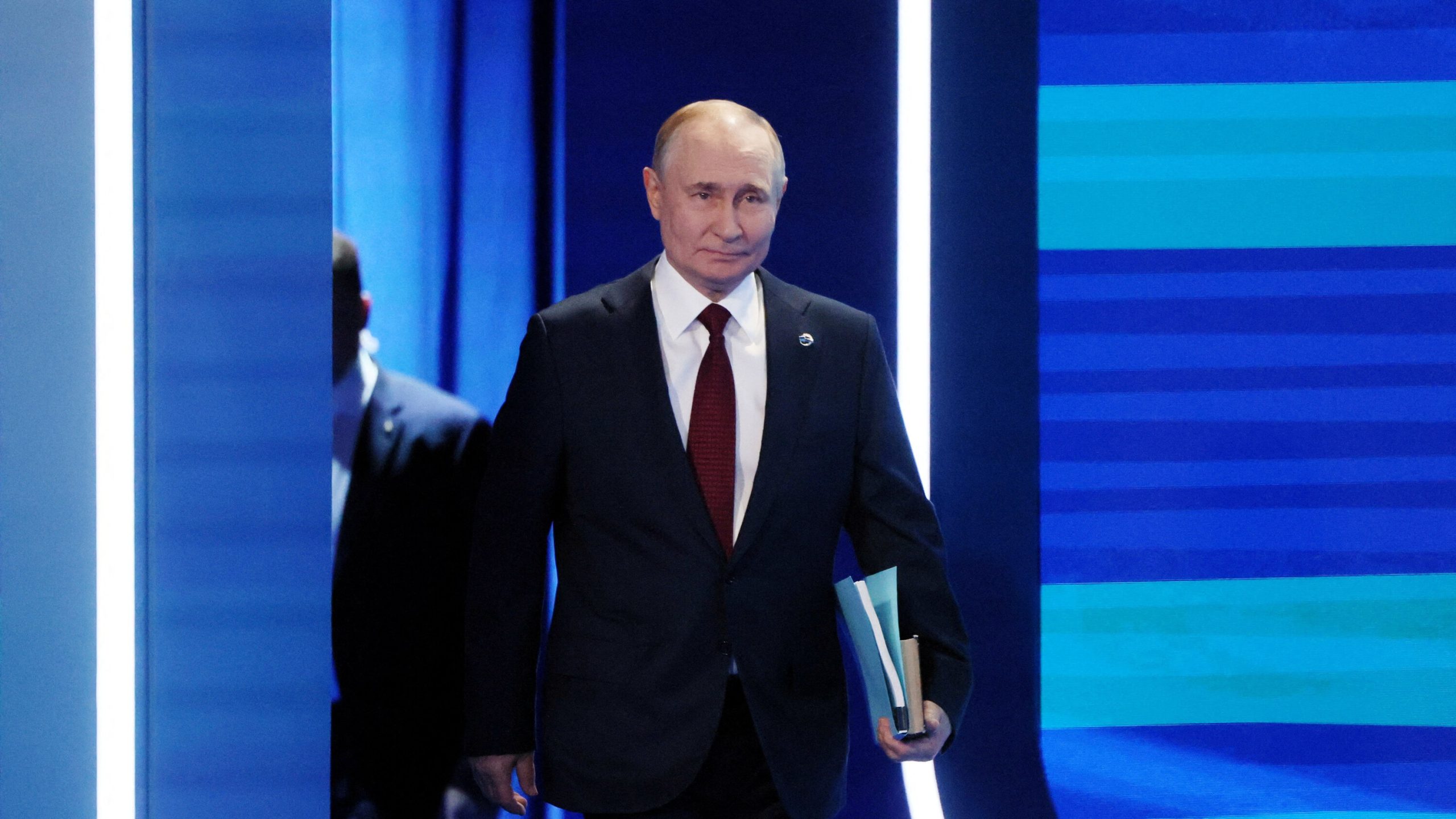 Β.Πούτιν: «Οι Αμερικανοί πολιτικοί ορκίζονται στην Βίβλο και μετά κάνουν τα αντίθετα από αυτά που γράφει»!