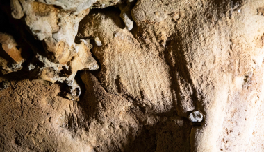 Γαλλία: Απίστευτη ανακάλυψη στη σπηλιά La Roche-Cotard που παρέμενε κλειστή για 57.000 χρόνια