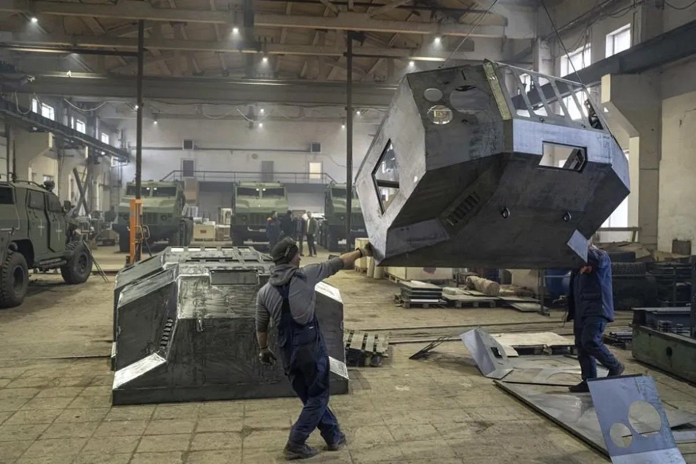 Οι Ουκρανοί ισχυρίζονται ότι παράγουν περισσότερα πυροβόλα όπλα από Γερμανούς, Γάλλους και Τσέχους μαζί