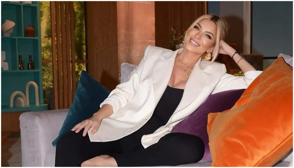 Κατερίνα Καινούργιου: Η φουσκωμένη κοιλίτσα και η προσμονή για το νέο μέλος (φωτό)