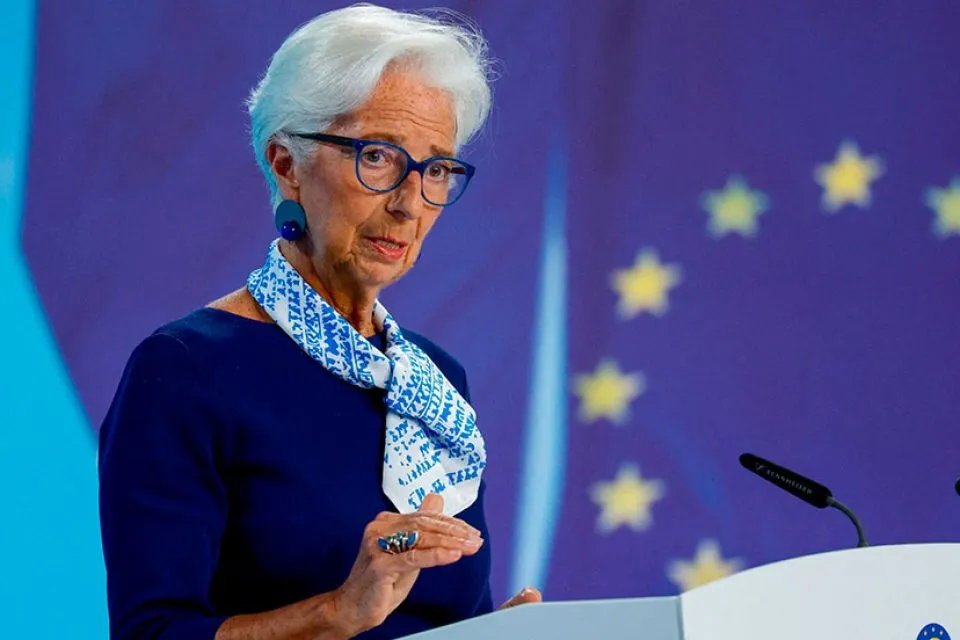 Κακά μαντάτα για την Γαλλία: Οι «θεσμοί» την παρακολουθούν στενά