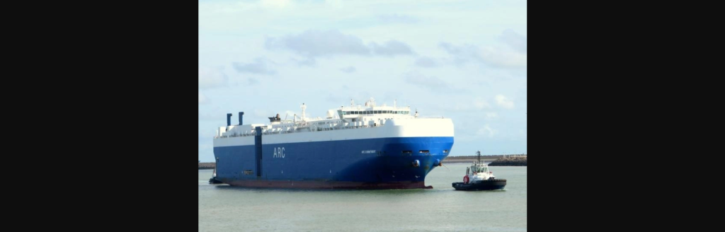 Λιμάνι Αλεξανδρούπολης: Κατέπλευσε το αμερικανικό μεταγωγικό «ARC Commitment» – Ξεφόρτωσε ελικόπτερα και οχήματα